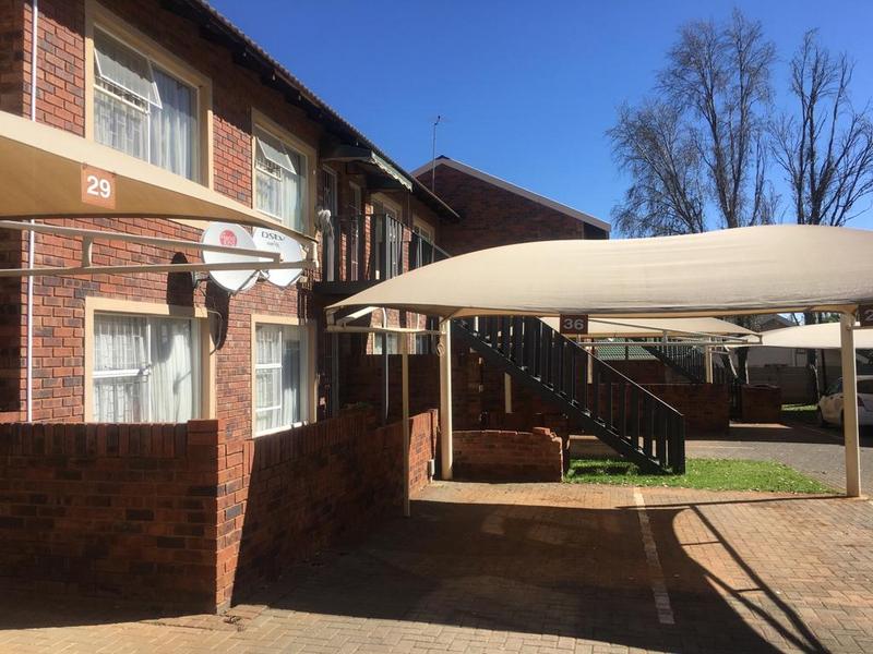 2 Bedroom Property for Sale in Langenhovenpark Free State